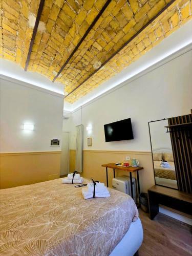 Vatican Nice Holiday Luxury Rooms - Tap to explore photos