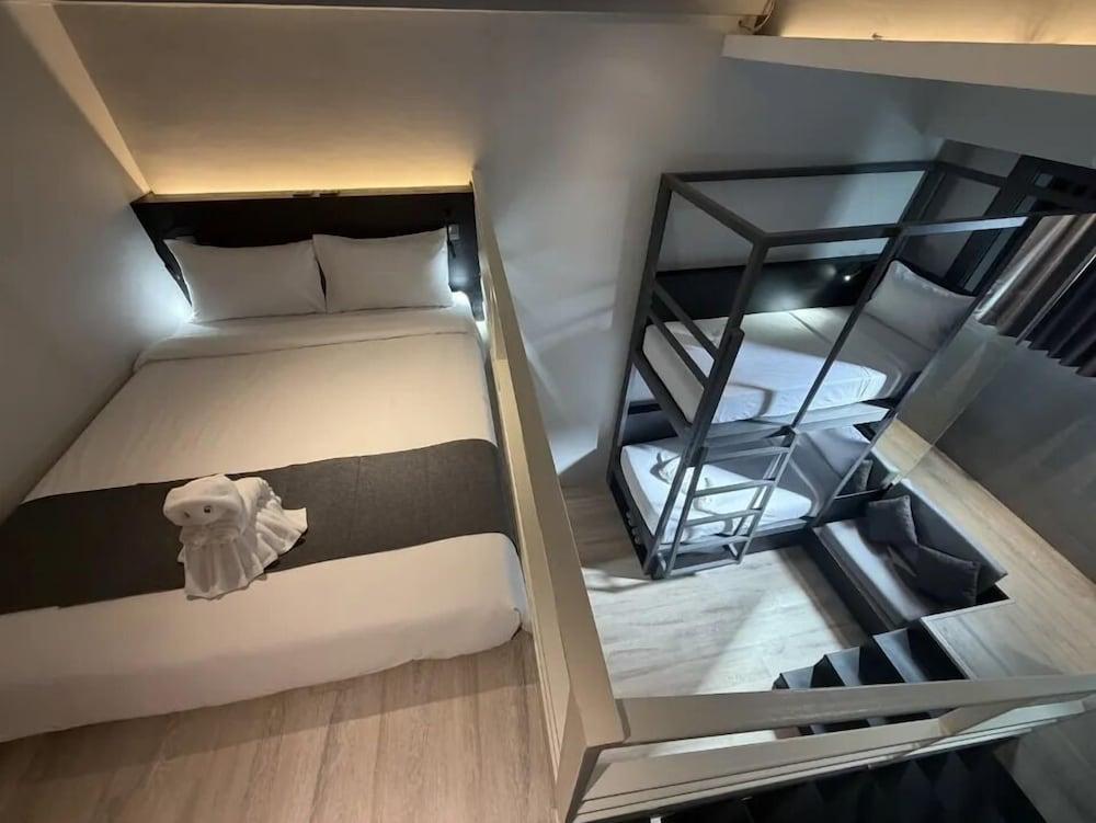ARNI HEXA Hotel at MRT Samyan Room Type - Duplex