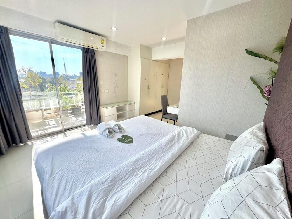 Baan Sabai Rama IV Room Type - Exclusive 2 Bedroom Apartment (52A)