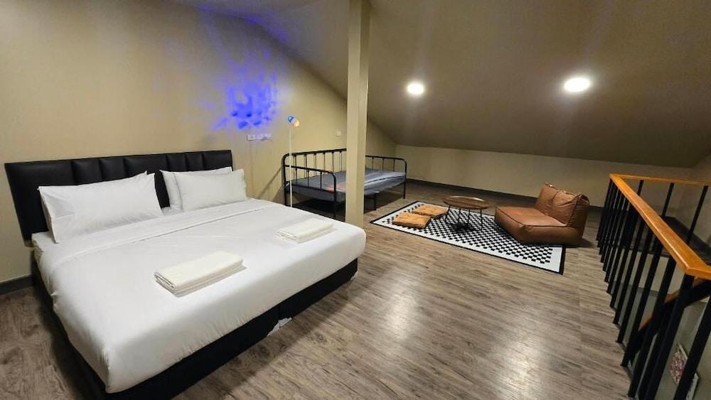 Postel Chinatown Room Type - Deluxe Room