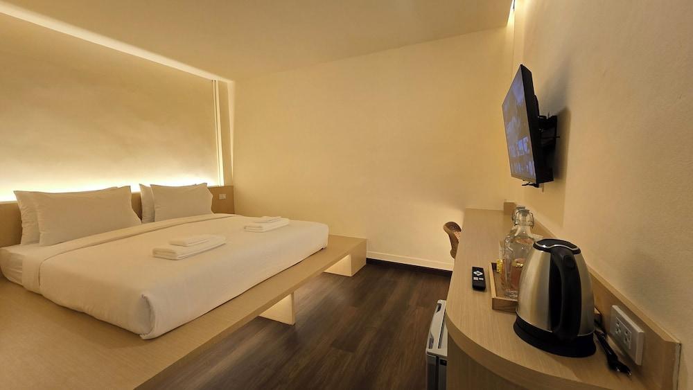 Norns Silom Cafe & Stay Room Type - Comfort Double Room