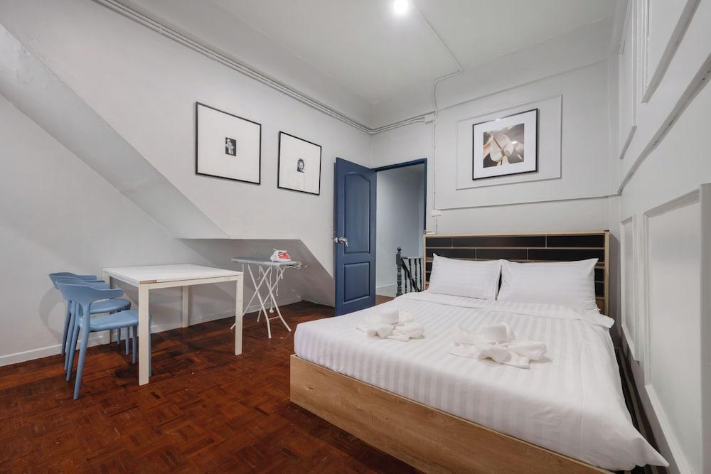 Arun Sa Wad House Sukhumvit 2 Guests - Tap to explore photos