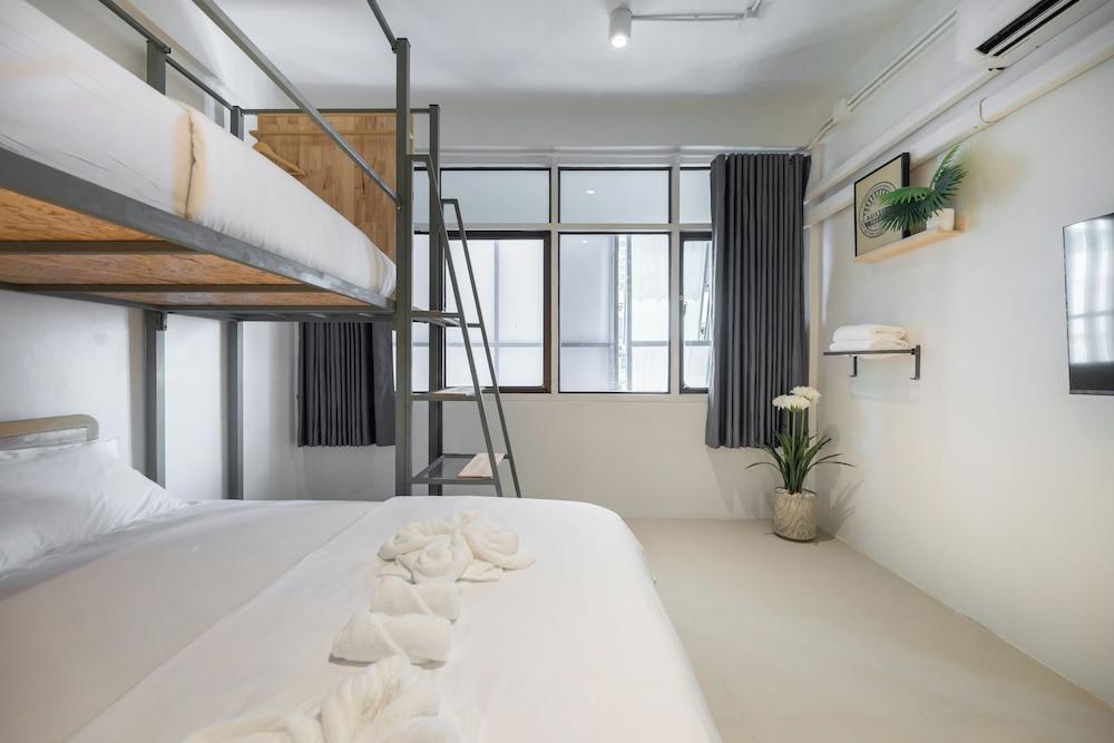 Austin Boutique Stay Pratunam - Tap to explore photos