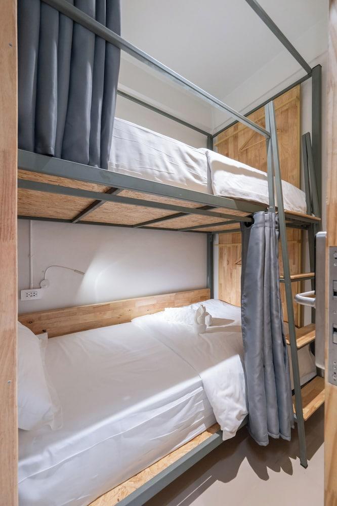 Austin Boutique Stay Pratunam Room Type - Single Bunk Bed with Shared Bathroom