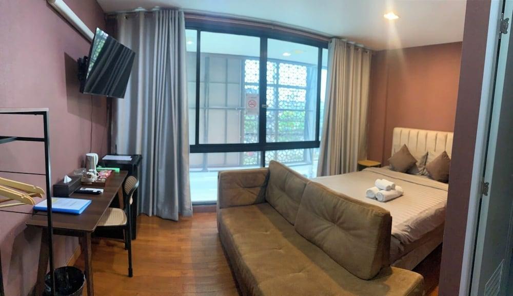 GrabSleepHotel Donmueang Airport Room Type - Queen bed