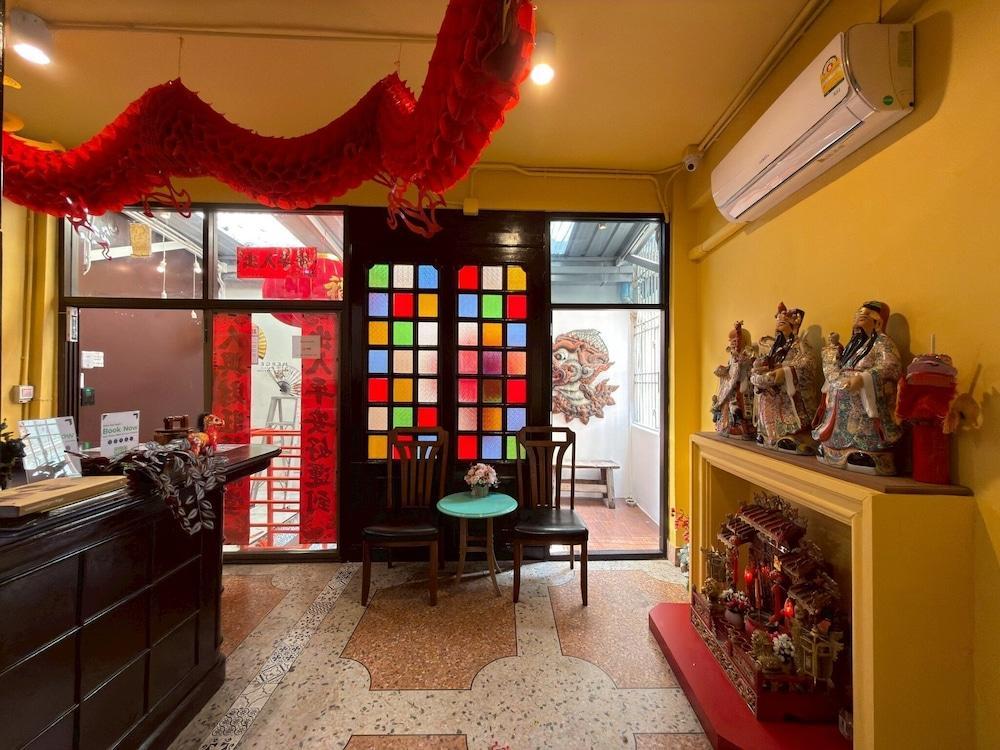 Merge Hostel Chinatown - Tap to explore photos