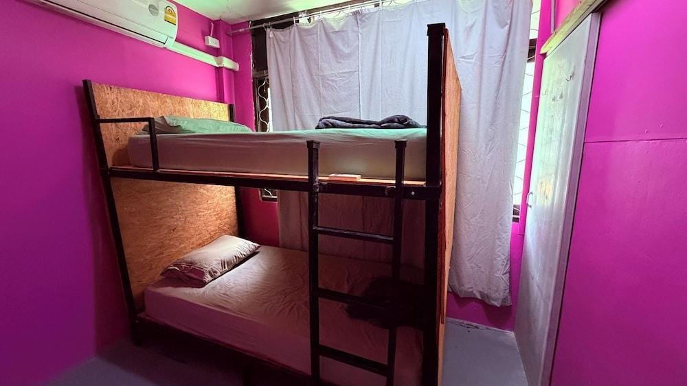 Pink Kraken Hostel Room Type - Single Room