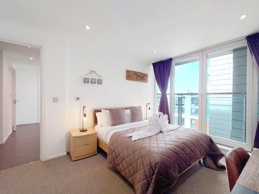 Capital Stay - Two Bed Apartment In Excel Room Type - Deluxe Apartment, 2 Bedrooms (River & City Views)