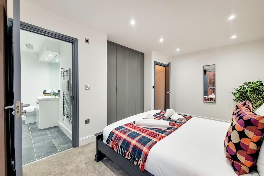 Capital Stay - Three Bed Apartment In Excel Room Type - Apartment, 3 Bedrooms (by London Excel)