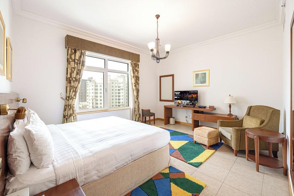 Royal Club at Palm Jumeirah Room Type - Deluxe Apartment, 2 Bedrooms, Partial Sea View