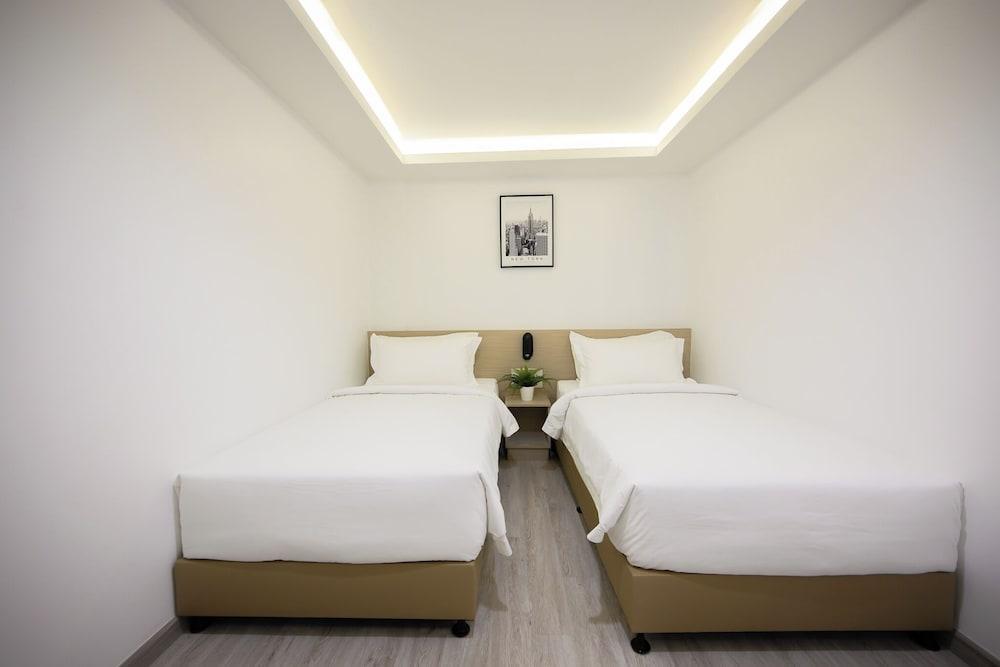 Global Hotel Pratunam Bangkok Room Type - Deluxe Twin (No Window)