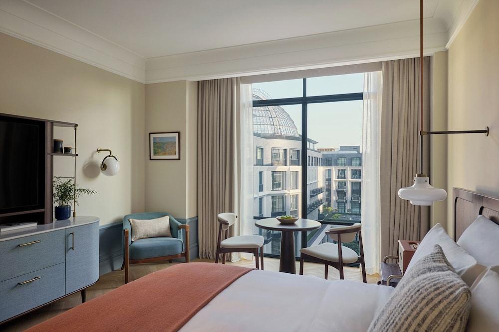 Six Senses London Room Type - Deluxe Room