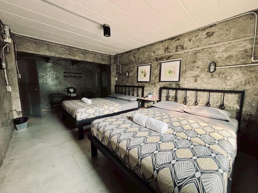 Sukhum Victorymonument-Ari Room Type - Family Room, Shared Bathroom