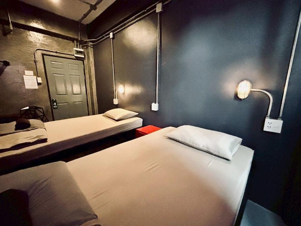 Sukhum Victorymonument-Ari Room Type - Twin Room, Shared Bathroom