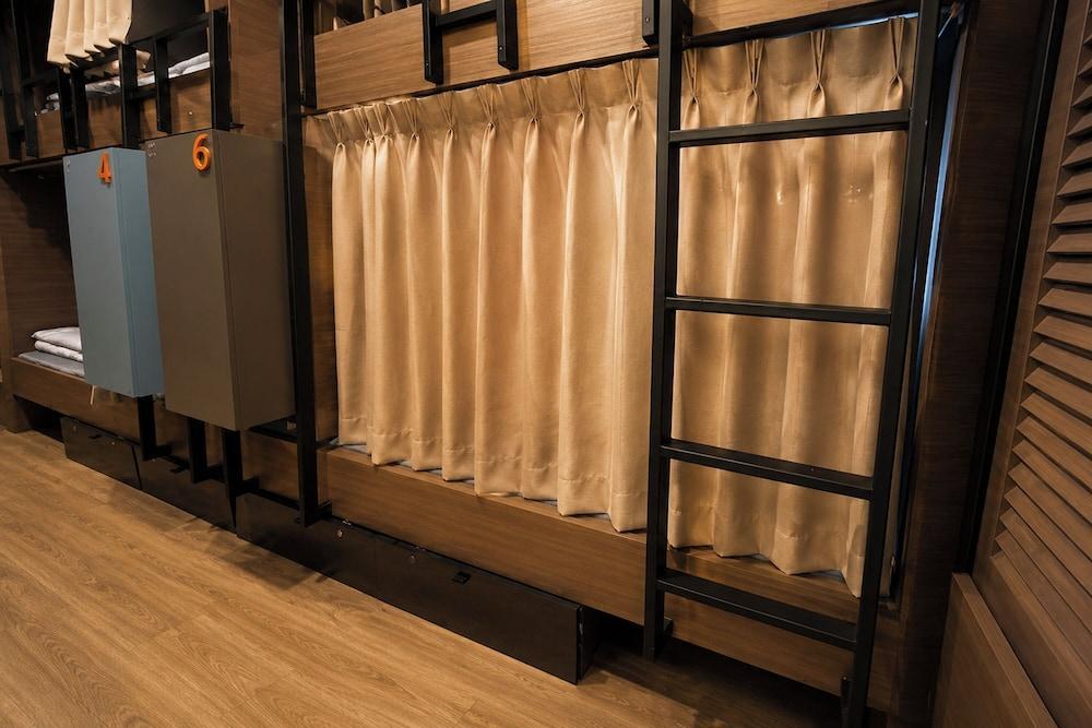 Blue Dream Hostel Khaosan - Tap to explore photos