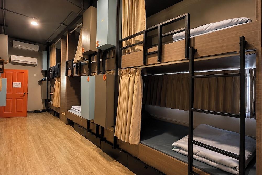 Blue Dream Hostel Khaosan - Tap to explore photos