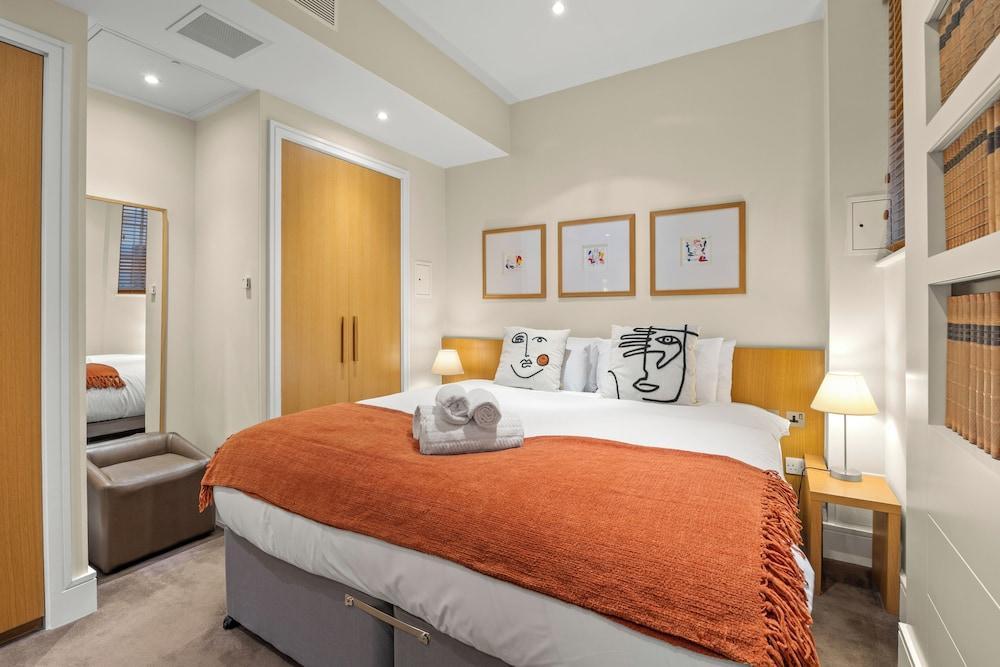 Kula London Kensington Room Type - Superior super King room