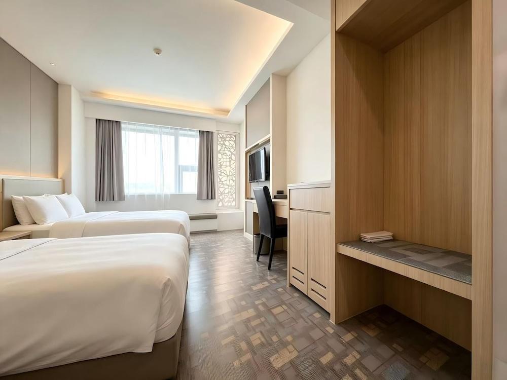 LEE HOTEL LAT PHRAO - Tap to explore photos