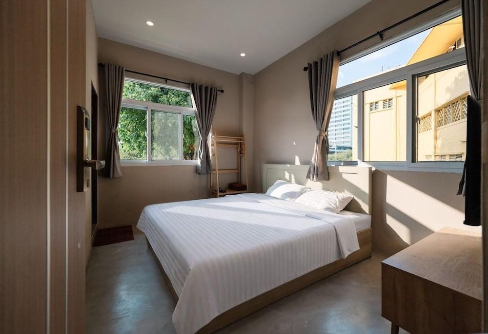 Kosin House Room Type - Junior Room, Garden View