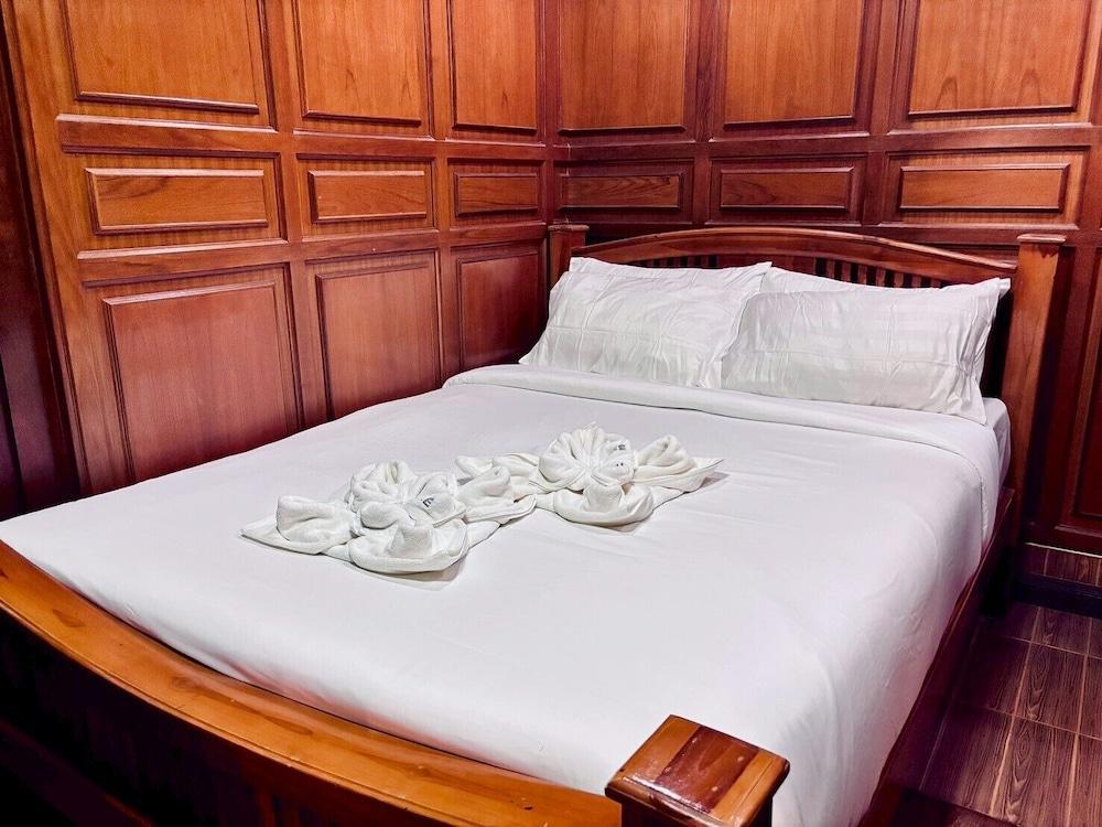 Sukhum Ban Songthai Room Type - Standard Double Room