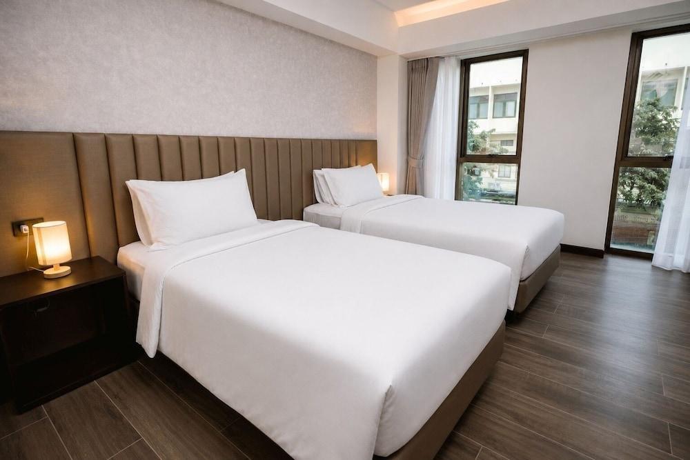 The Wang Yaowarat Hotel Room Type - Deluxe Double or Twin Room
