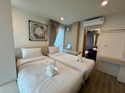 Sun and Moon Hotel - Bed and Bistro