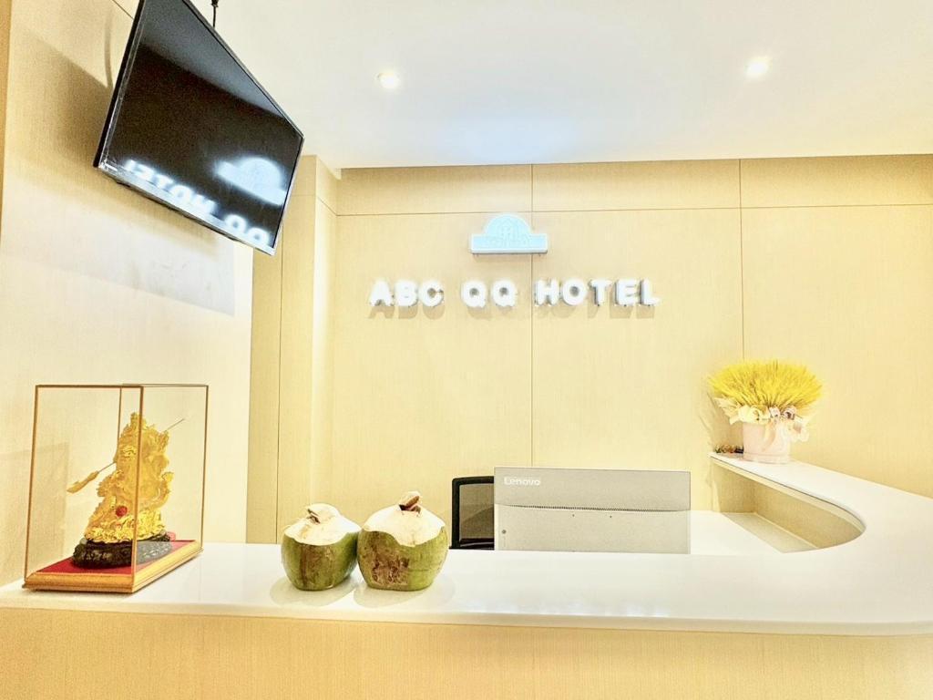 ABCQQ Hotel Bangkok - Tap to explore photos