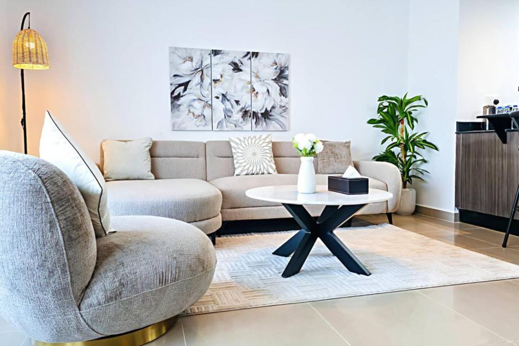 Al Reef 1BR - Cozy Serene Luxe Retreat - Tap to explore photos