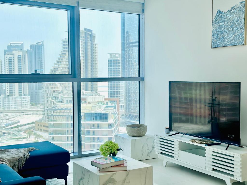 Modern 2BR Radiant Blvd Reem - Tap to explore photos