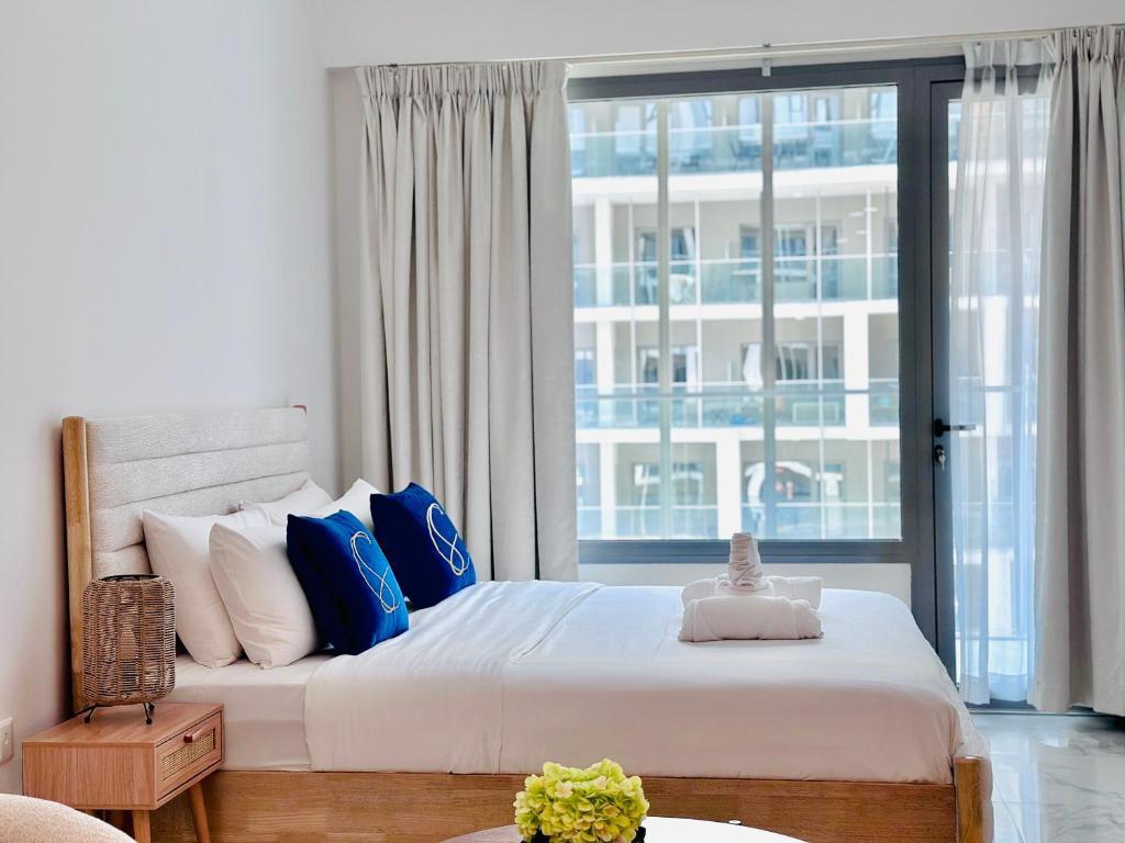 Smart City Escape Modern Studio in Oasis Tower 1 - Tap to explore photos