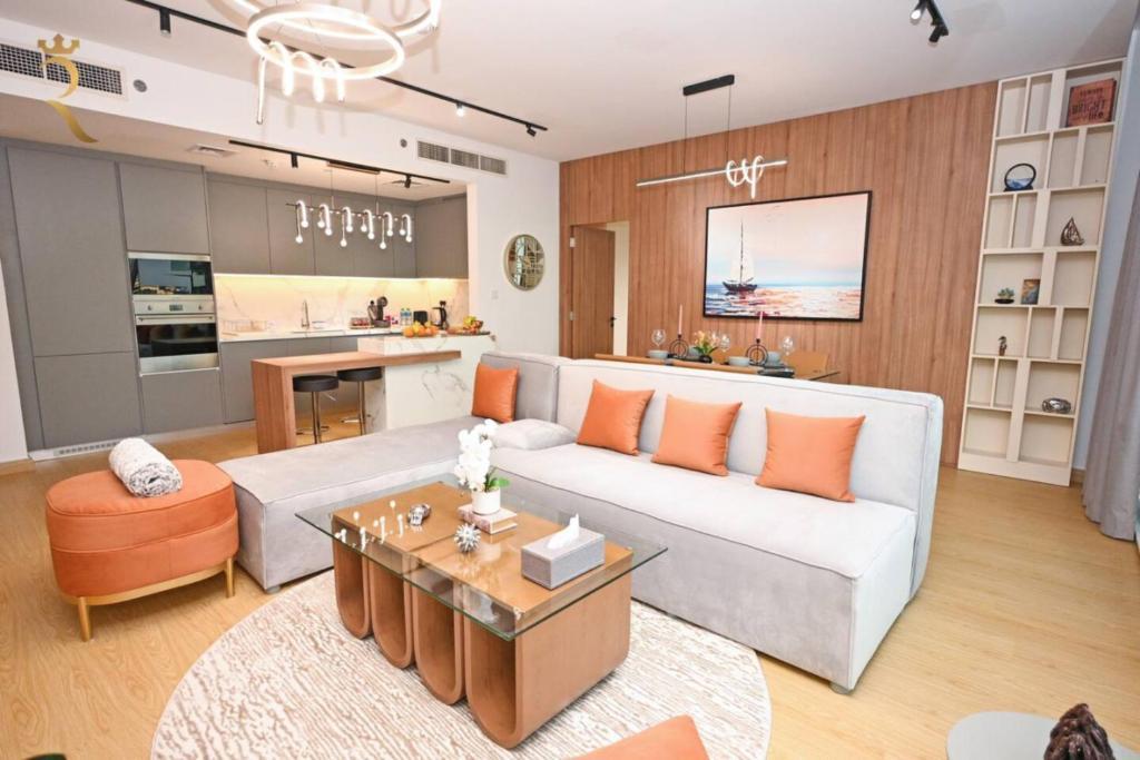 Prime Beach 1BR - Elegant Chic Coastal Retreat