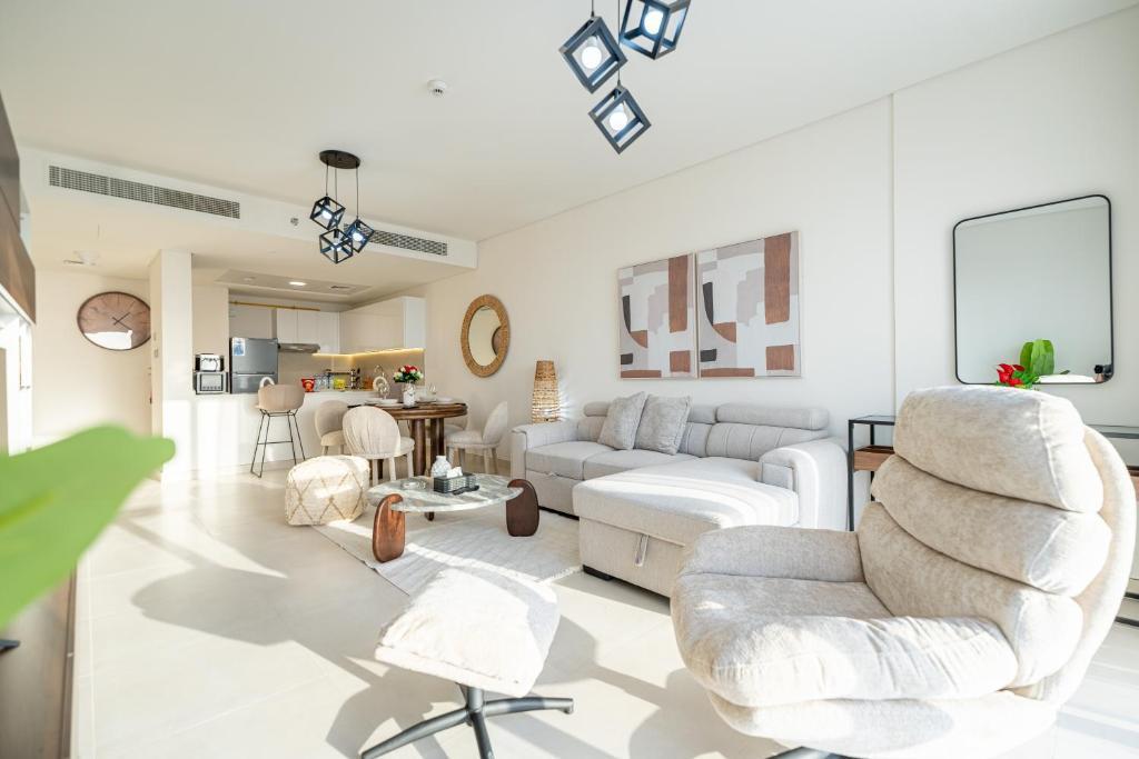 Al Reem 1BR - Stylish Luxe Stay Escape - Tap to explore photos