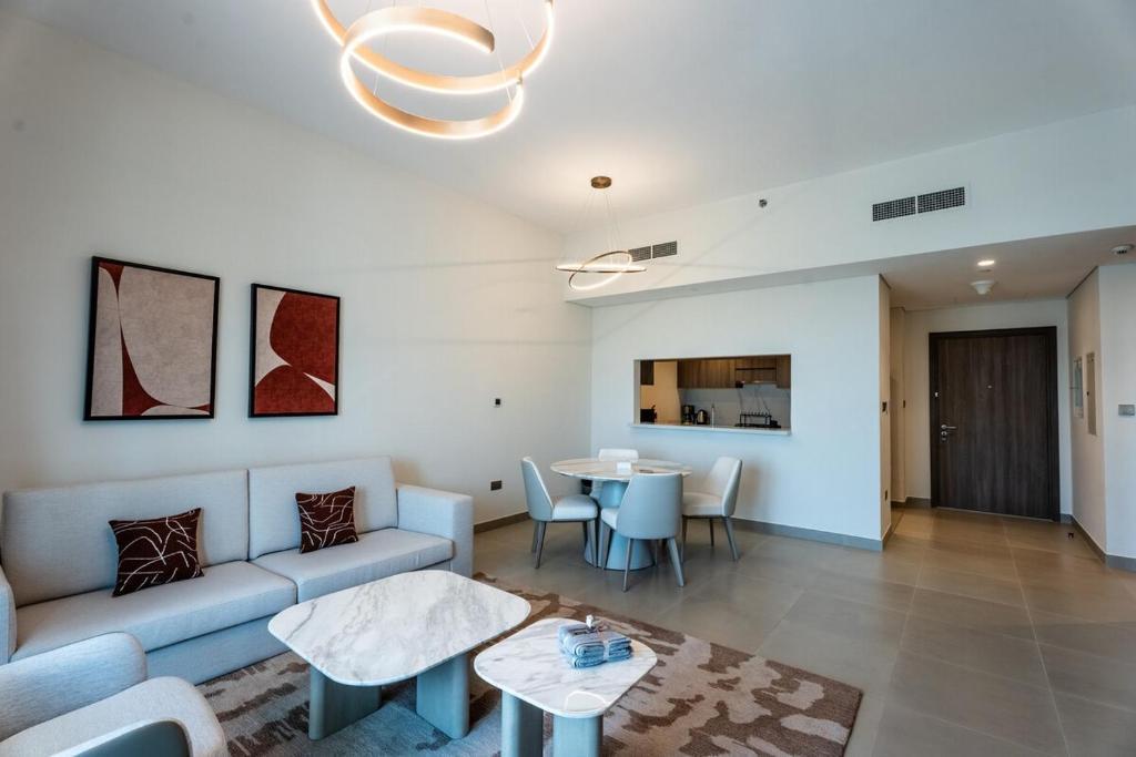 1BR Yas Golf Collection Stunning Park Front - Tap to explore photos