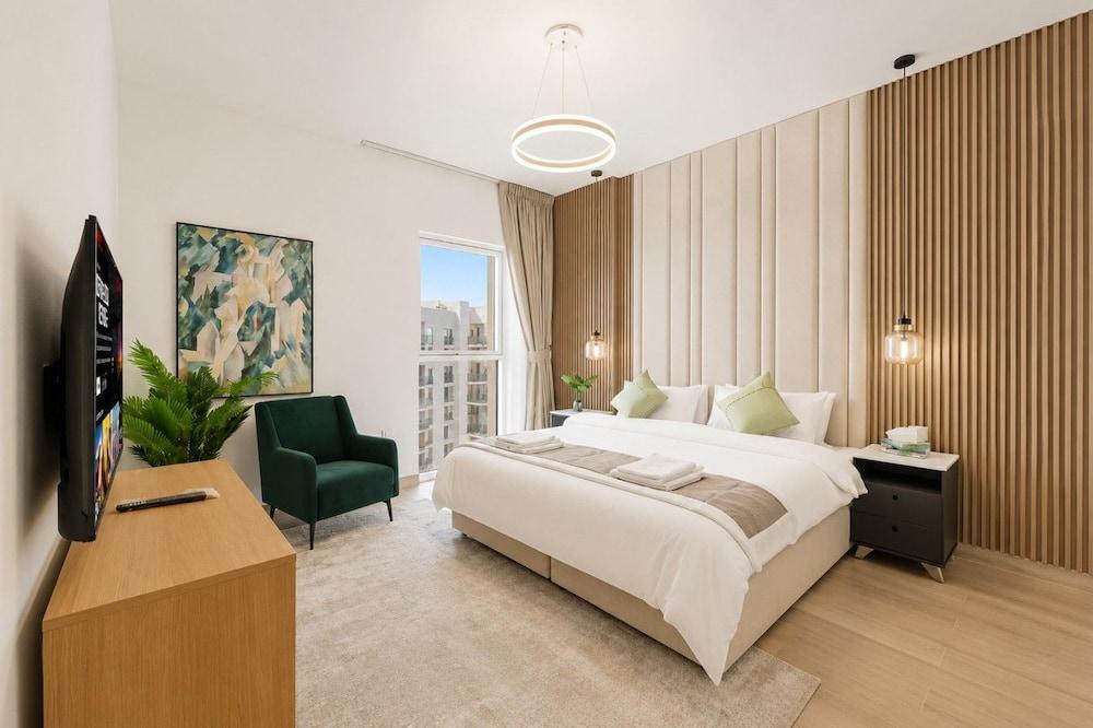 Desert Key - Perfectly Located Yas Island Premier Apts - Tap to explore photos