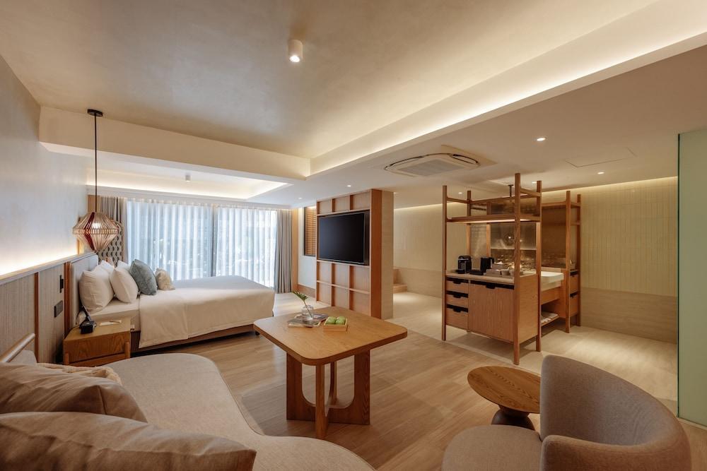 Ad Lib, Bangkok Room Type - Deluxe Suite King Bed with Bathtub and Terrace