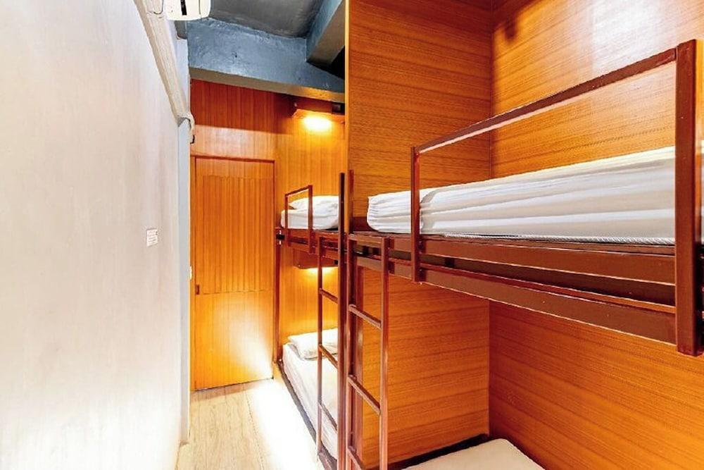 Loftel 22 Hostel Room Type - Economy Twin Room, No Windows