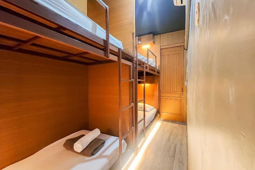 Loftel 22 Hostel Room Type - Economy Twin Room, No Windows