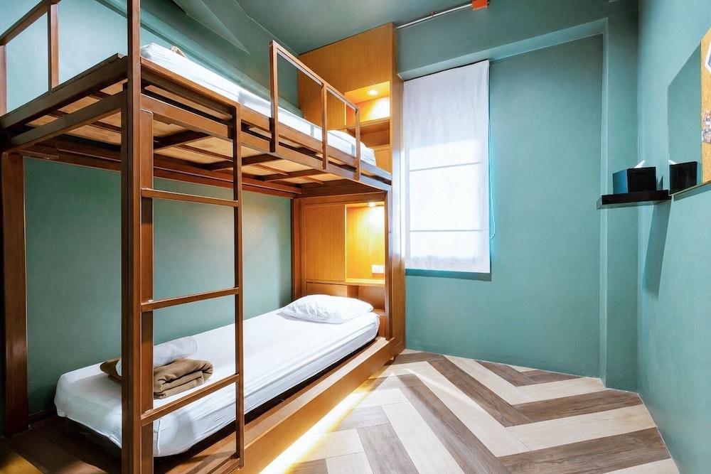 Loftel 22 Hostel Room Type - Basic Twin Room, Non Smoking, Shared Bathroom