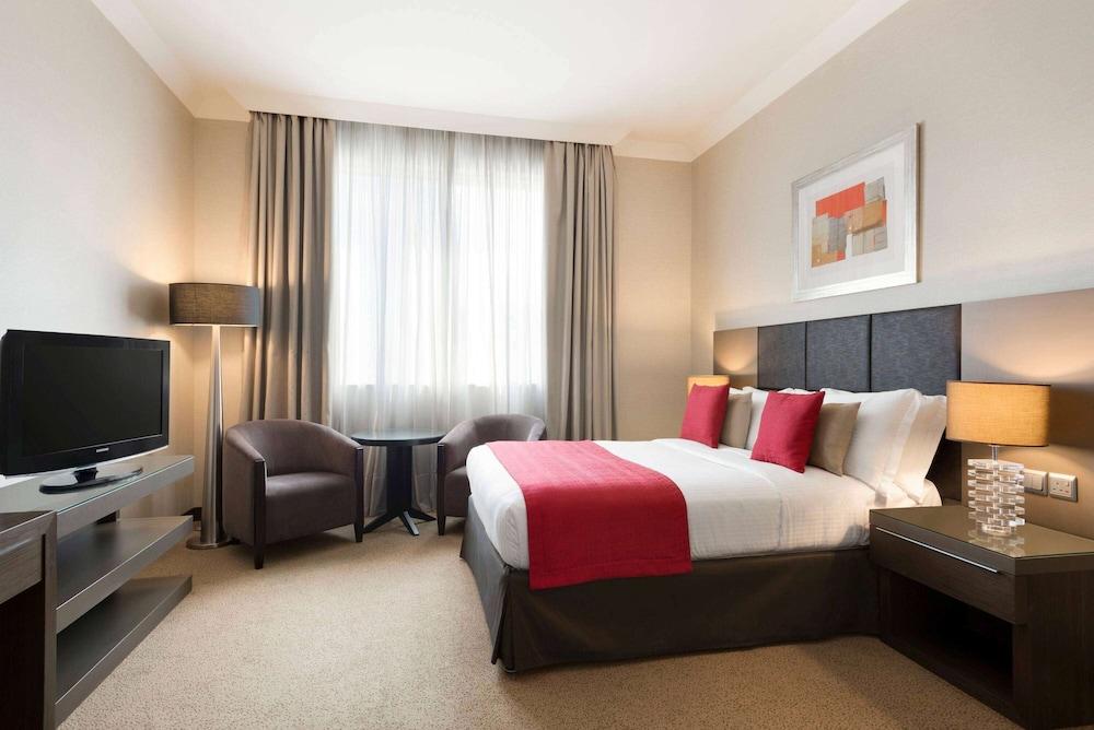 Ramada Abu Dhabi Downtown Room Type - Superior Room, 1 Queen Bed, Smoking