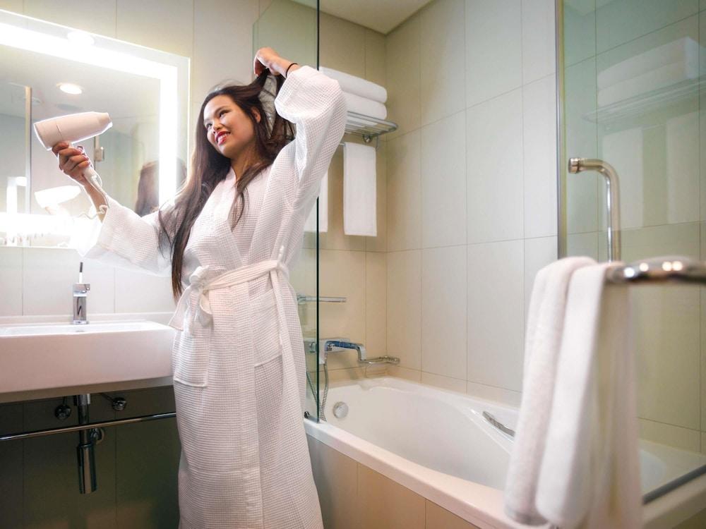 Novotel Abu Dhabi gate Room Type - Superior Room with 1 Double Bed Novotel Abu Dhabi gate Room Type - Superior Room with 1 Double Bed