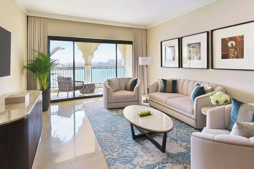 The Ritz-Carlton Abu Dhabi, Grand Canal Room Type - Executive Suite, 1 King Bed, Balcony