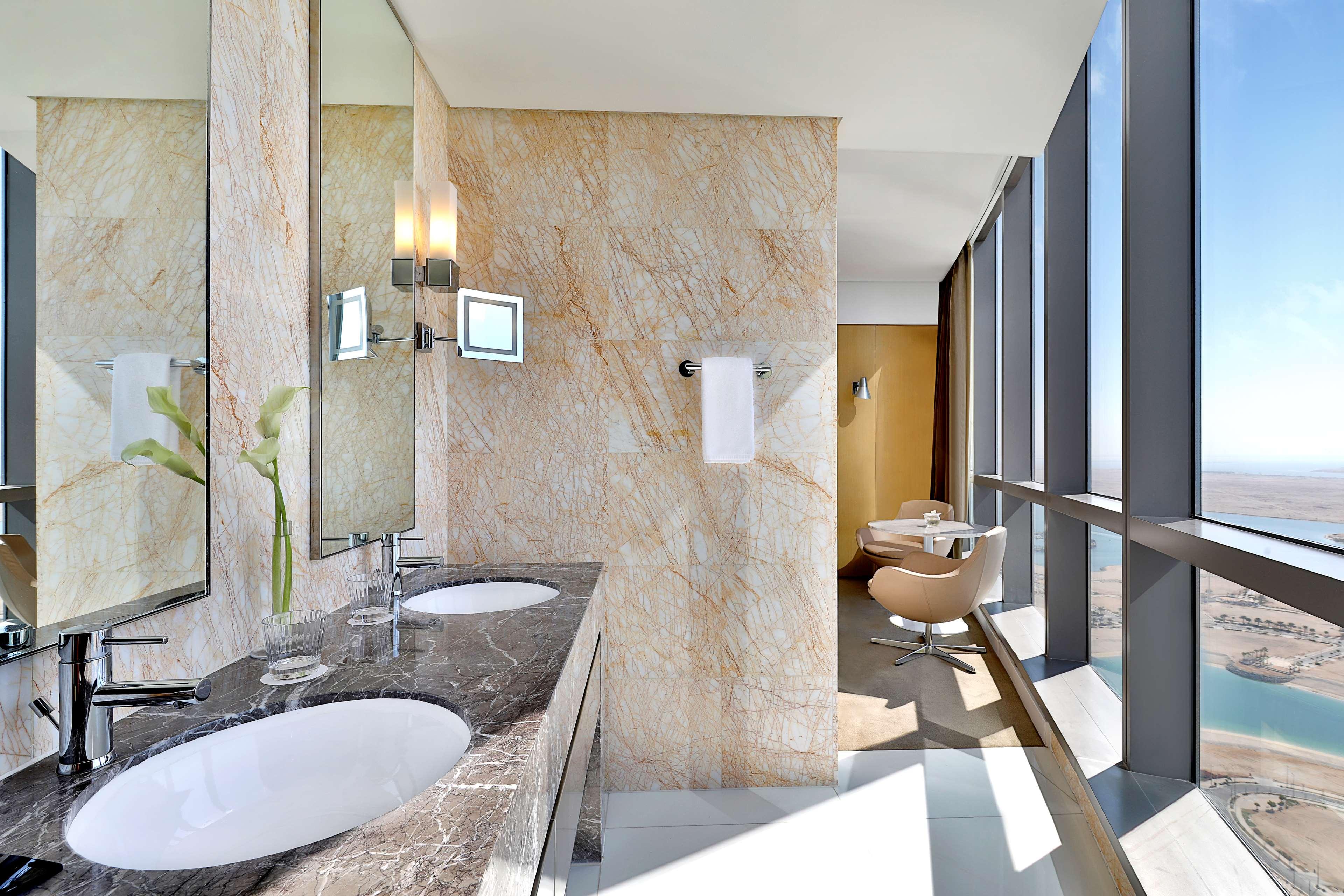 Conrad Abu Dhabi Etihad Towers Room Type - Club Twin Room - Level 45