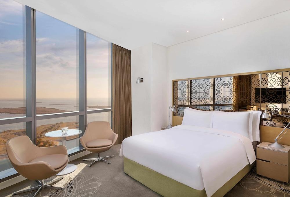 Conrad Abu Dhabi Etihad Towers Room Type - Superior Room, 1 Queen Bed, Accessible, Sea View