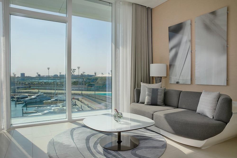 W Abu Dhabi - Yas Island Room Type - Premier Room, 1 King Bed, Balcony (View)