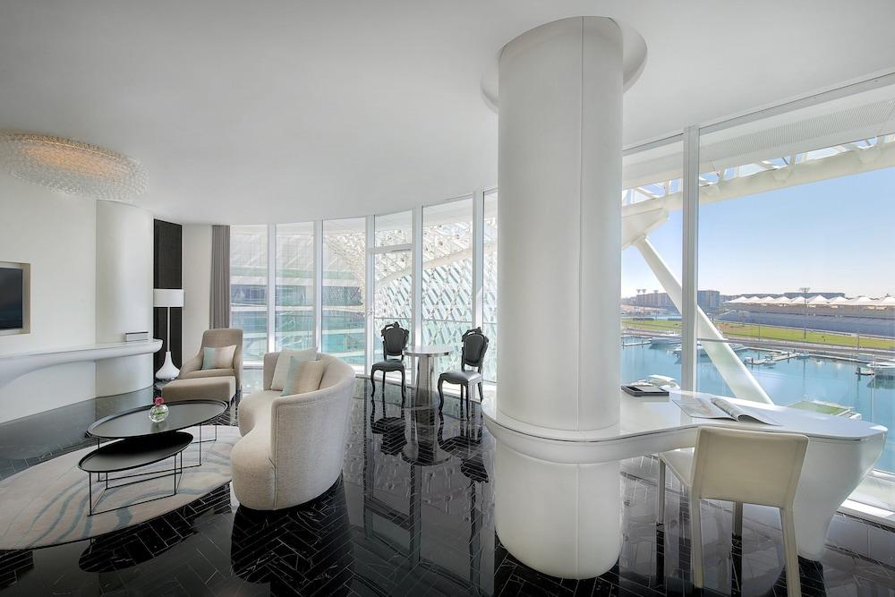 W Abu Dhabi - Yas Island Room Type - Suite, 1 Bedroom, Balcony