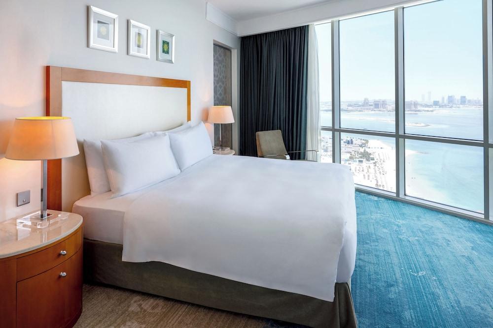 Hilton Doha Room Type - Family Suite with Balcony and Panoramic Sea View