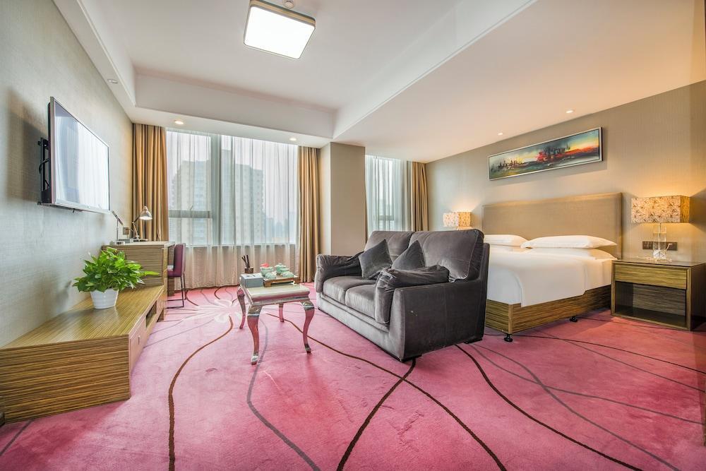 La Perle International Hotel Room Type - Fashion Suite