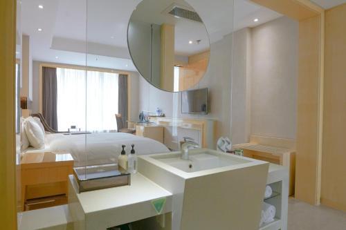 Paco Hotel Ouzhuang Metro Guangzhou-Free shuttle to Canton fair - Tap to explore photos