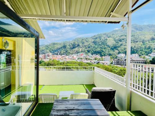 Good Nice Hotel Patong - Tap to explore photos
