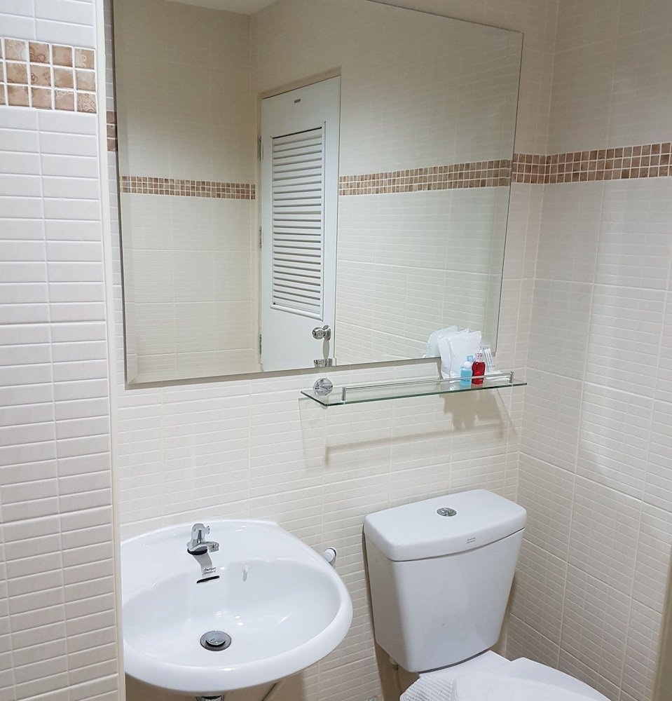 Good Nice Hotel Patong - Tap to explore photos
